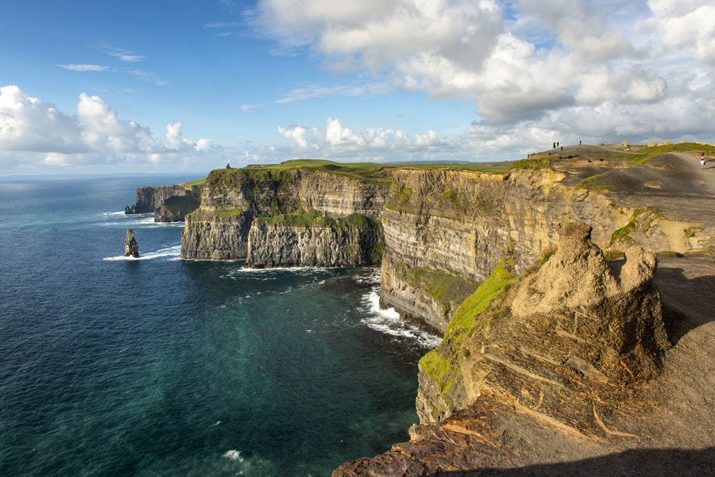 Cliffs of Moher & Ennis Town Traditional Music Tour - Wild Rover Tours